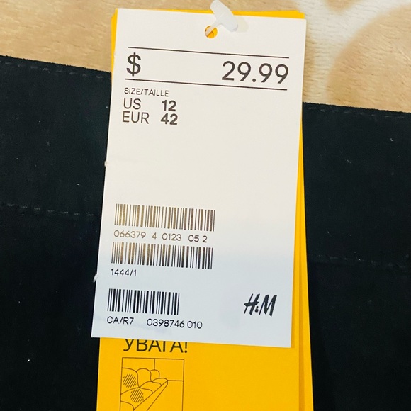 Black Button Front A line Skirt - Picture 2 of 6